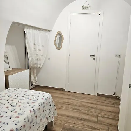 Civico 11 * Mola di Bari