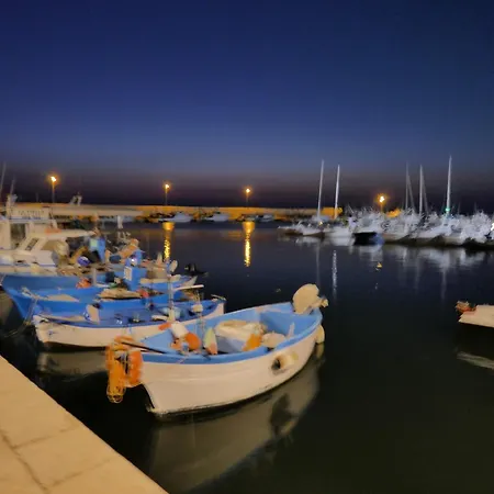 Civico 11 * Mola di Bari